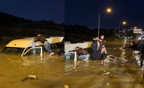 Aydın’da suya gömülen minibüsteki 20 yolcu kurtarıldı