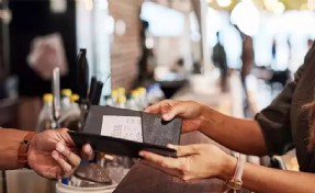 Bakanlık harekete geçti: Servis ve kuver ücretini menüye yansıtanlara inceleme