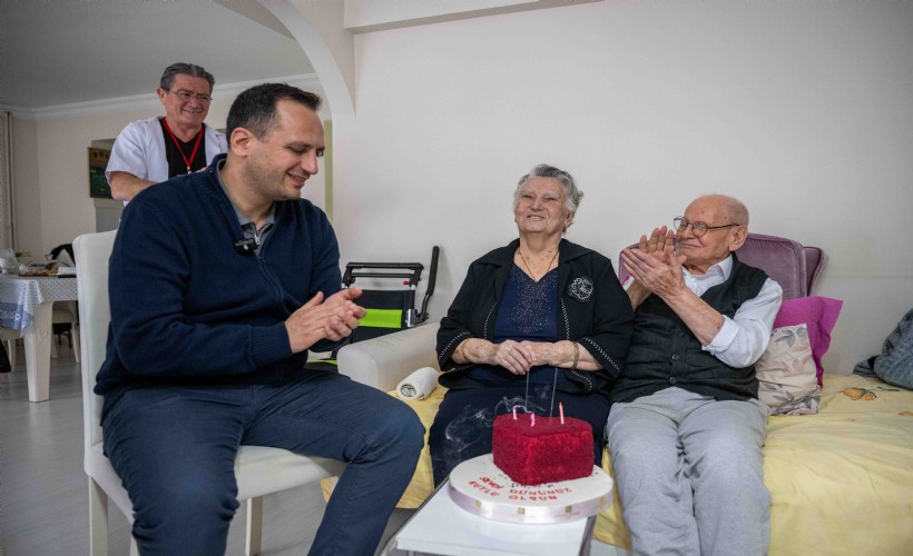 Başkan Eşki'den Bornova'nın çınarlarına ziyaret!