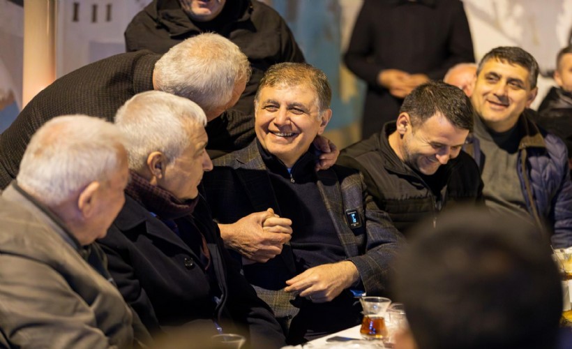 Başkan Tugay Kemalpaşalılarla sahur sofrasında buluştu
