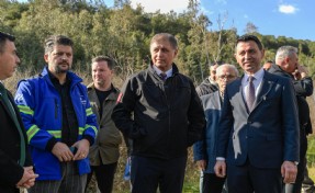 Başkan Tugay asfalt çalışmalarını yerinde inceledi