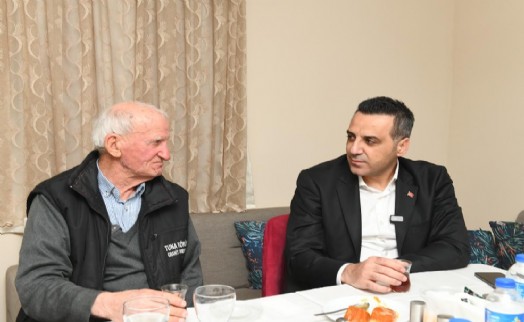 Başkan Yıldız’dan vefa sofrası: Sabri Amca ilk iftarda yalnız değildi