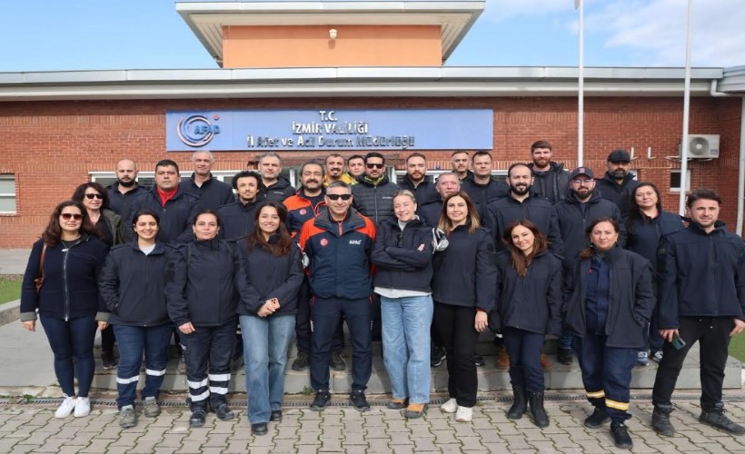 Bayraklı Belediyesi arama kurtarma ekipleri AFAD eğitimini tamamladı