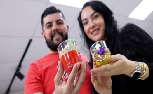 Bayraklı’da Sevgililer Günü kadın emeği ve sanatla kutlandı