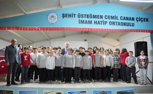 Bergama Belediyesi’nden öğrencilere geri dönüşüm projesi