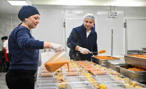 Bornova Kent Lokantası'nda askıda yemek dayanışması büyüyor
