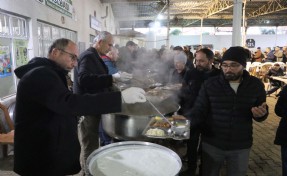 Bu mahallede ramazanda iftar yemeklerini erkekler hazırlıyor