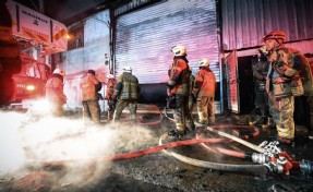 Buca’da mobilya atölyesinde yangın!