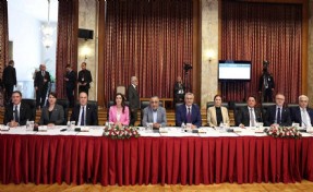 CHP Grup Başkanvekili Murat Emir, komisyon raporuna düştükleri şerhi açıkladı