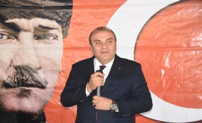 CHP’li Aküzüm’den AK Parti'li mevkidaşına sert yanıt: 'Asfaltı görmeden çukur anlatmak acemiliktir'