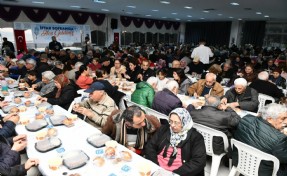Çiğli’de iftar sofraları kuruluyor