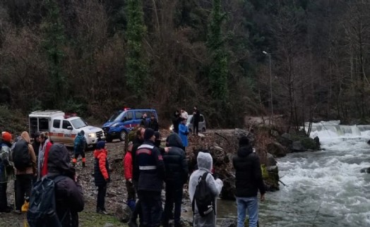 Dağlık alanda mahsur kaldılar!