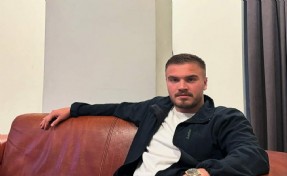 Direğe çarpan genç motosikletli hayatını kaybetti