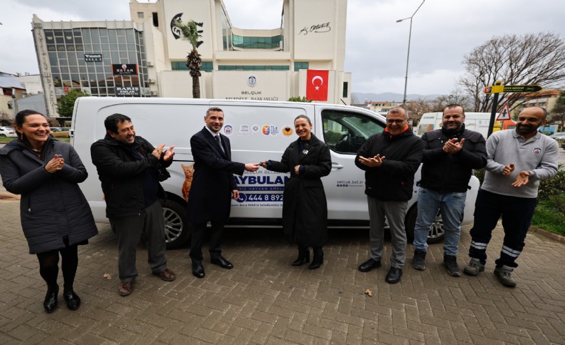 Efes Selçuk Belediyesi’ne hayvan ambulansı bağışı