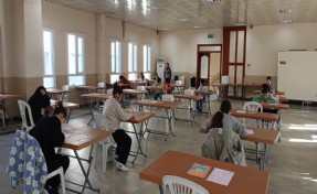 Efes Selçuk'ta sınav salonundaki öğrencileri destek!