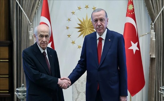 Erdoğan'dan Bahçeli'ye 57 güllü anlamlı hediye