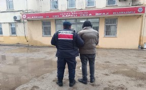 Evinden 1453 sentetik hapla yakalanan şüpheli tutuklandı