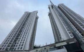İstanbul'da dehşet! Küçük çocuk 30. kattaki balkondan düştü!