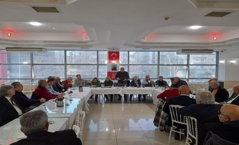 İzmir'de eski CHP ilçe başkanları yeniden aynı masada