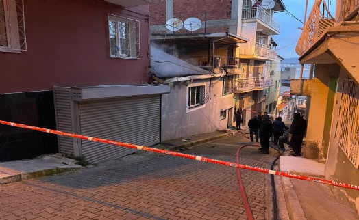 İzmir'deki müstakil evde ucuz atlatılan yangın