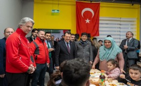 İzmir’de örnek proje : Yükümlüler her gün 2 bin kişiye iftar hazırlıyor