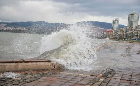 İzmir’de kuvvetli yağış ve fırtına alarmı