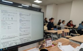 İzmirli öğrencilere yapay zeka destekli matematik