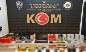 Kaçak telefon aksesuarları ele geçirildi