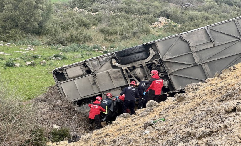Kanlı pazar! İki kazada 16 ölü çok sayıda yaralı