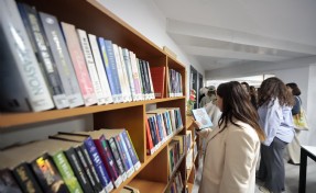 Konak Gençlik Merkezi'ne yoğun ilgi: Ders ve sosyal alan bir arada!