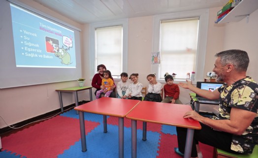 Konak'ta çocuklara hayvan sevgisi semineri