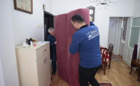 Konak’ta eşya dayanışmasını sürüyor