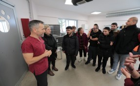 Konak’ta kalpleri ısıtan buluşma