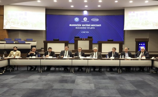 Madencilik sektörünün sorunları İzmir'de masaya yatırıldı