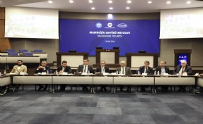 Madencilik sektörünün sorunları İzmir'de masaya yatırıldı