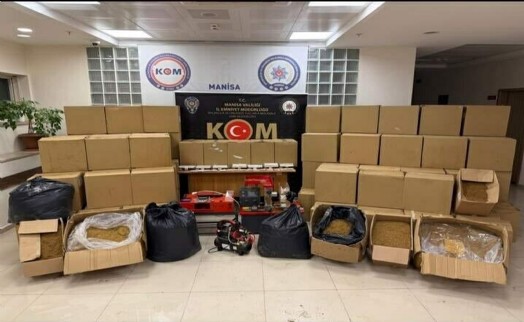 Manisa'da kaçak sigara ve silah operasyonu
