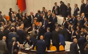 Meclis'te olaylı yemin töreni: CHP'li Ertuğrul yaralanan vekillerin sağlık durumlarını aktardı