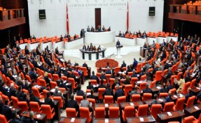Meclis'teki taciz davasında ara karar: Sanıklar tahliye edildi!