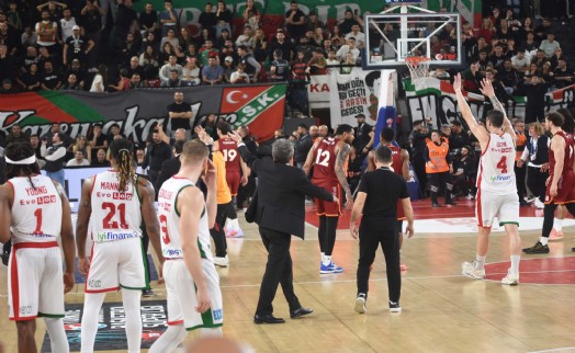 Olaylı maçta Karşıyaka, Galatasaray'a mağlup oldu
