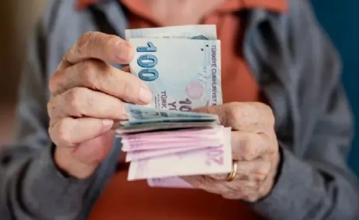 PTT emeklileri kendine çekiyor: 14 bin liraya varan destek