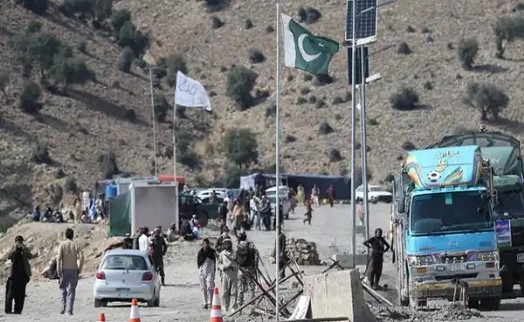 Pakistan Afganistan'a savaş ilan etti! Çok sayıda ölü ve yararlı var