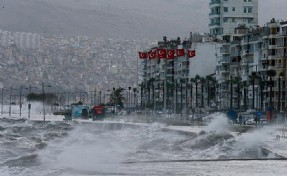 Rüzgar hızı rekor kırdı: İzmir’de 50 yılda bir görülen meteorolojik tablo!