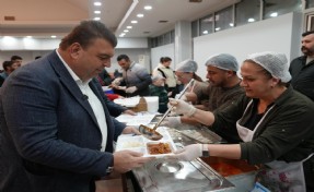 Seferihisar’da Ramazan dayanışması ilk iftarla başladı