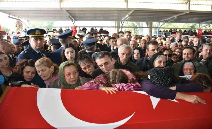 Şehit olan pilota İzmir'de veda