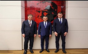 Tugay ve Güç'ten Özel'e ziyaret