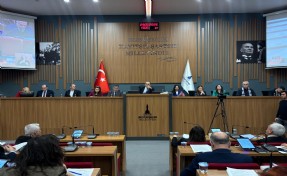 Tugay’ın ‘zorla kadraja girdiler’ ifadelerine AK Parti’den tepki: İzmir’in çıkarları baltalanıyor!