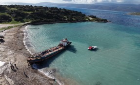 Urla Demircili Koyu’ndaki hurda gemi Meclis gündeminde: Yücel’den bakanlığa sert tepki!