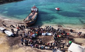 Urla'da hurda gemiye karşı kararlı duruş! Başkan Balkan; 'Bu gemi geldiği gibi gidecek!'