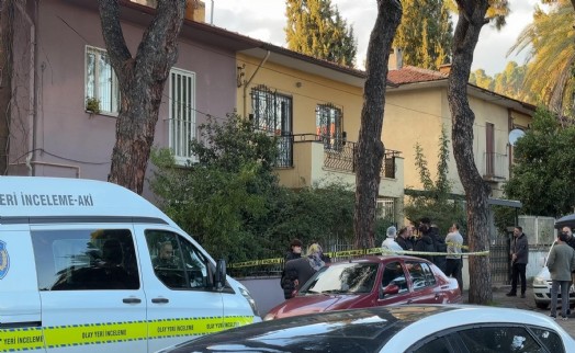 Yaşlı çiftin şüpheli ölümü! Oğulları evde bıçaklanmış halde buldu