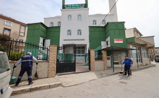 Buca’daki ibadethanelerde bayram temizliği